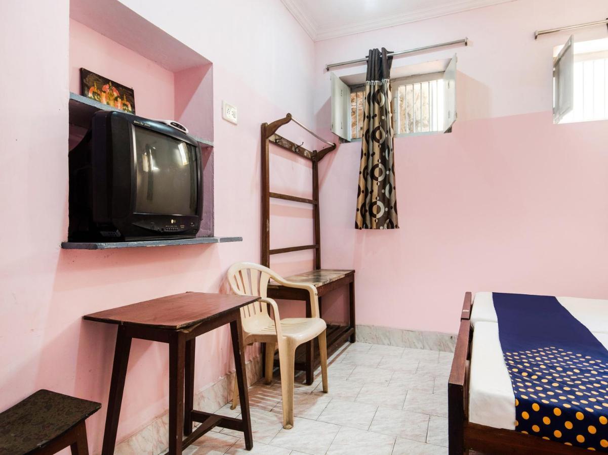 Kākināda Spot On 75742 Sri Devi Lodge מראה חיצוני תמונה